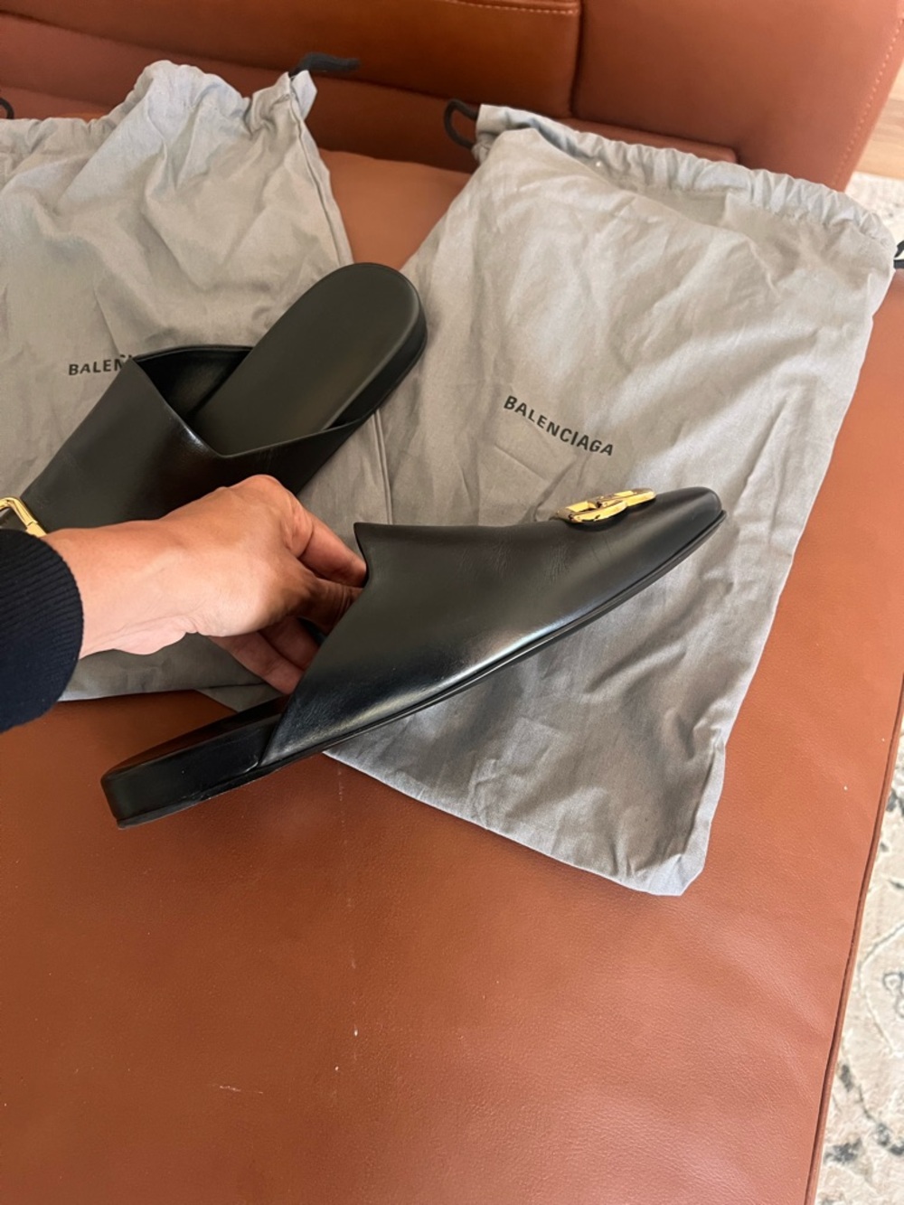 Authentic Balenciaga, black flats with gold emblem. - Picture 6 of 8